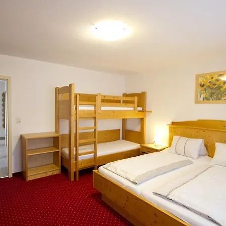 Daire & Tiroler Bua *