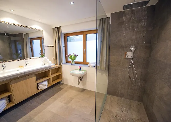 Apartment & Tiroler Bua